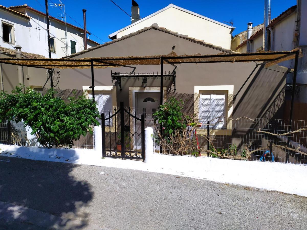 Little House * Kastellanoi (Parelioi, Corfu)